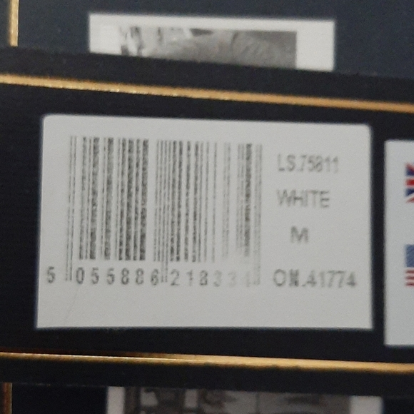 Brand new white shirt with dark blue dots - Picture 5 of 5